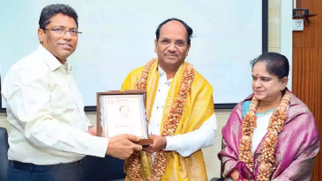 Tirupathi: टॉक शो होस्ट किरणप्रभा ने श्री सिटी समुदाय को प्रेरित किया
